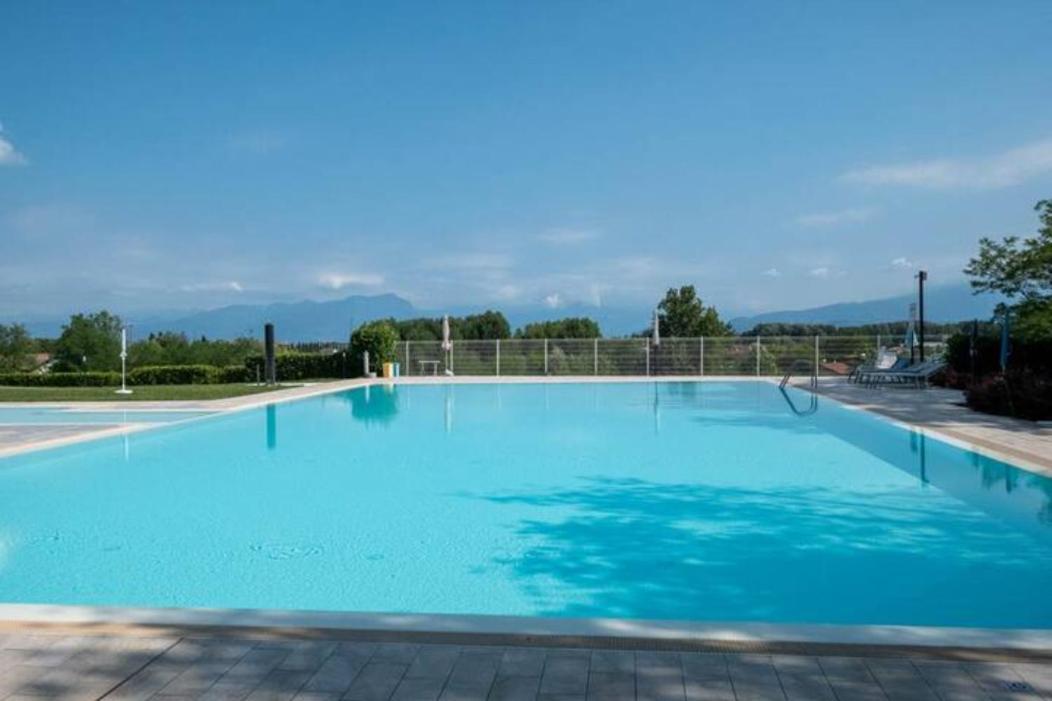 Vittoria Peschiera Ponti sul Mincio Exterior foto